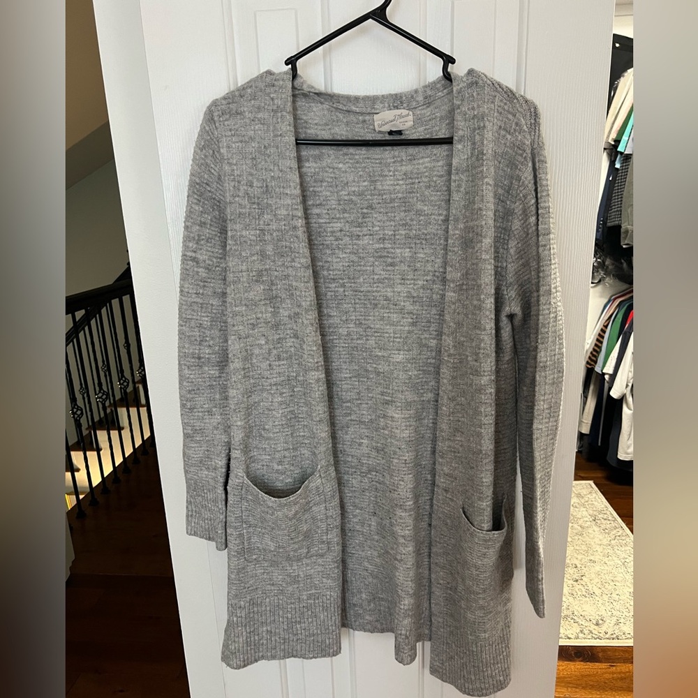 Universal thread sweater